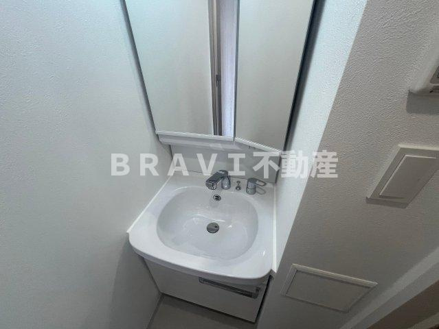 アドバンス大阪ストーリアの独立洗面台|独立洗面台です