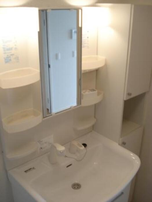 アーバンハイツ七日町の独立洗面台|洗髪洗面化粧台