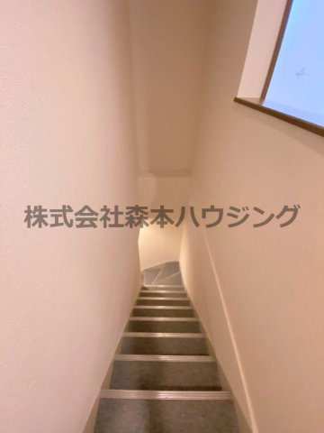 【内装】 | 　メゾンバニNo.3 | 室内階段部分です