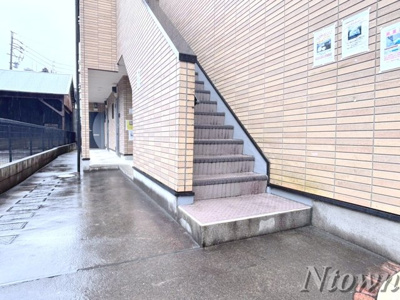 【エントランス】 | シュノンソー名古屋 | 落ち着いたエントランスです