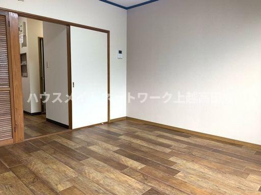 ハイツソアールⅠの居間・リビング|洋室