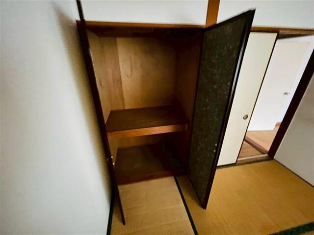 岩井マンションの洋室