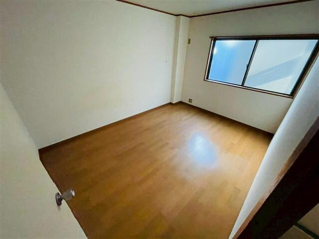 岩井マンションの洋室