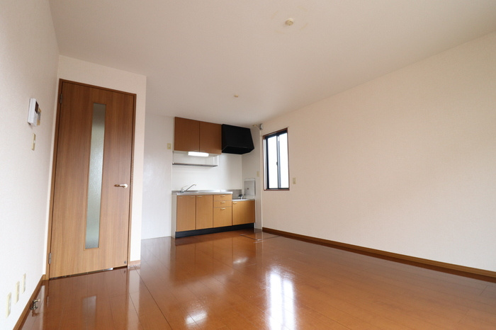 メゾンハイツの居間・リビング
