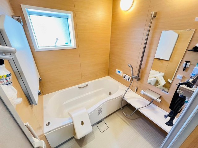 中古戸建　不破郡垂井町　平成29年築の浴室|浴室