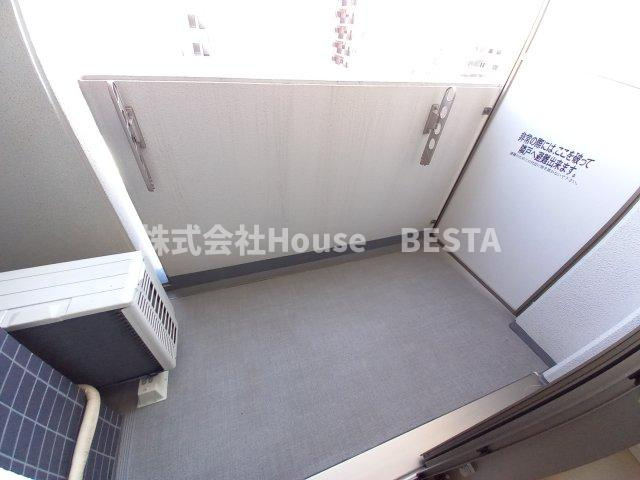 アドバンス三宮シュロスのバルコニー