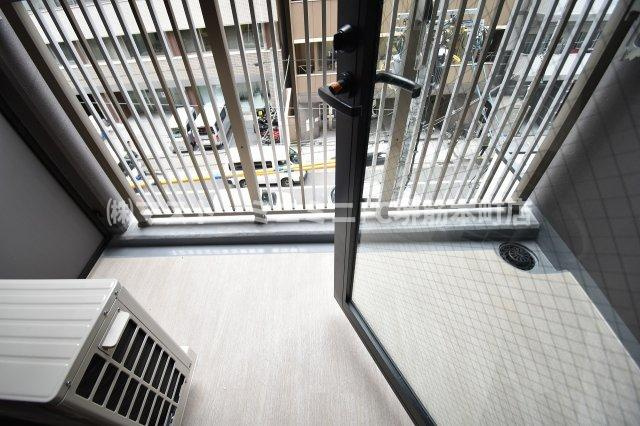 旧プレール・ドゥーク堺筋本町Qのバルコニー