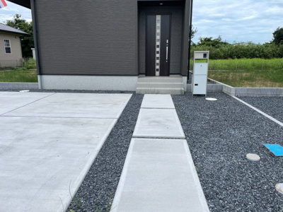 【エントランス】 | ＬＩＧＮＡＧＥ鹿嶋市平井南２号棟 | 3LDK　最短即日見学も可能です。お気軽にお問合せください。