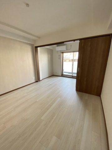 大阪市都島区中野町４丁目の賃貸マンションの居間・リビング