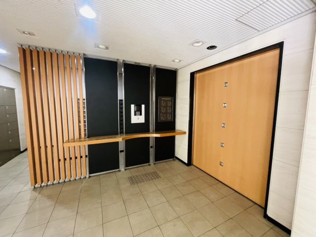 ユニ・アルス洛西プレジオ|オートロックは、知らない人が玄関前までこないので安心♪