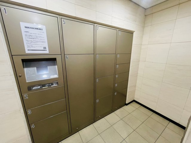 ユニ・アルス洛西プレジオ|不在時も荷物を受け取れる宅配ボックスあり♪