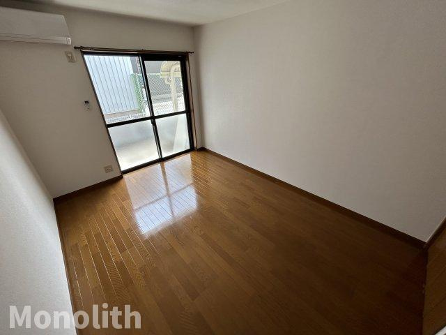 ラ・フェスタ下池田の洋室