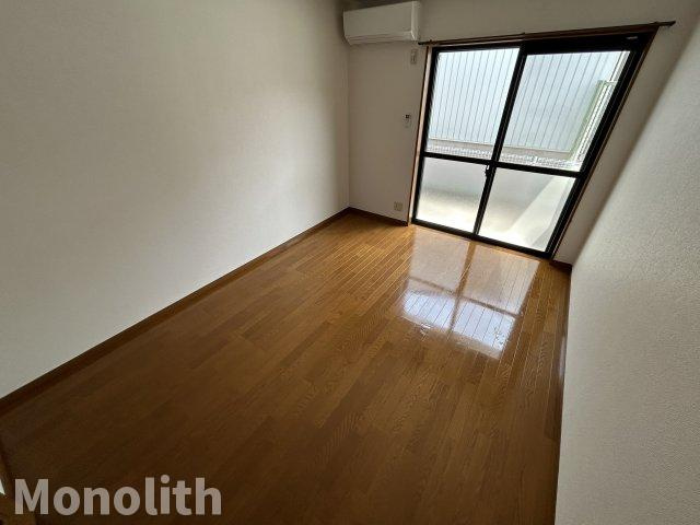 ラ・フェスタ下池田の洋室