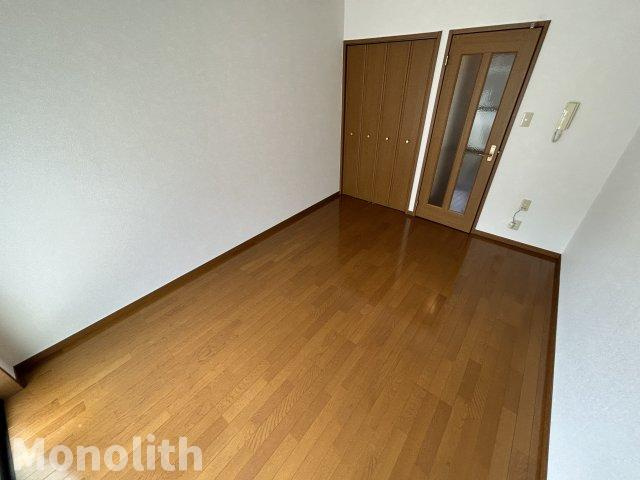 ラ・フェスタ下池田の洋室