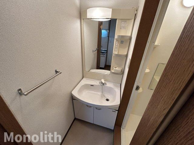 ラ・フェスタ下池田の独立洗面台