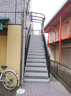 【その他】 | 鳥海ビル　店舗事務所１，２階一括貸し | 外階段
