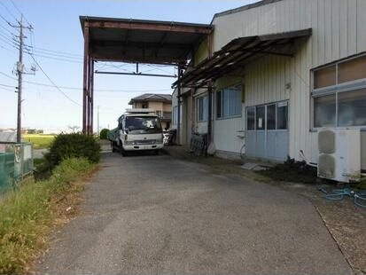 東金市道庭の店舗の駐車場