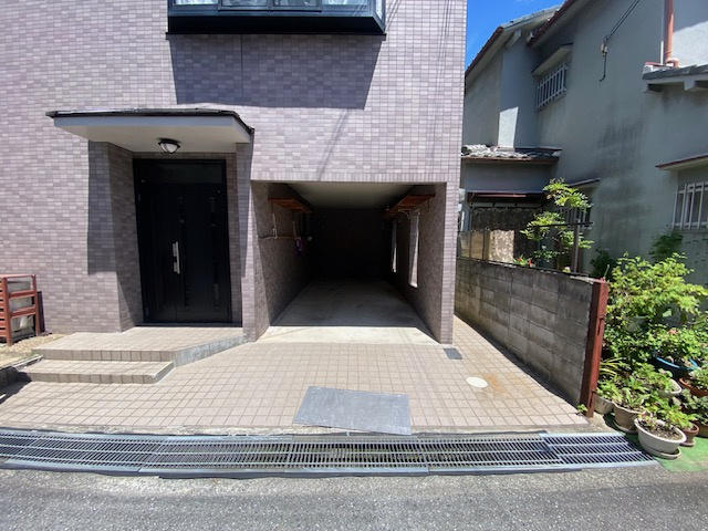 須賀貸家の駐車場