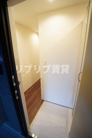 D-ROOM新宿ⅠーBの玄関