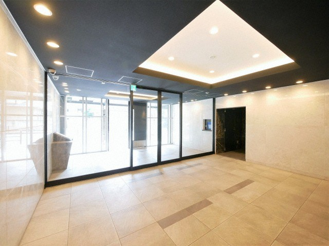 メインステージ新大阪のロビー