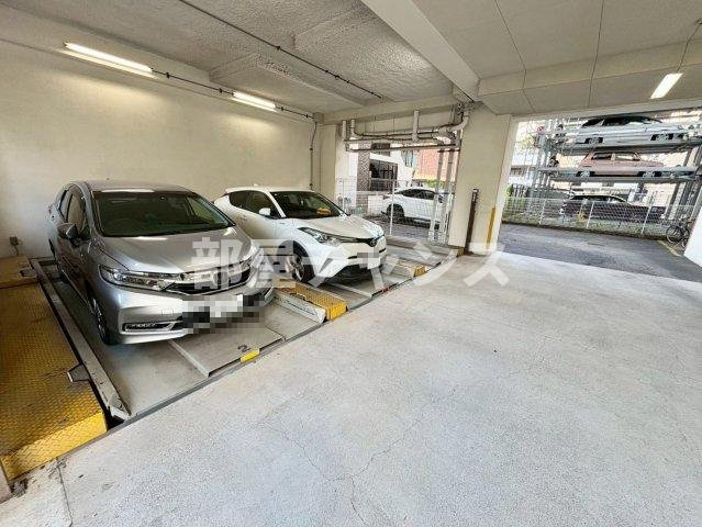 セントレイクセレブ代官町の駐車場