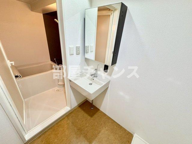 セントレイクセレブ代官町の独立洗面台