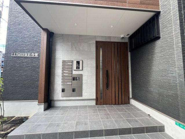 ルミエール今里のエントランス|ゆとりのあるエントランスです