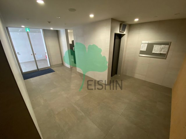 LIBTH県庁前のエントランス
