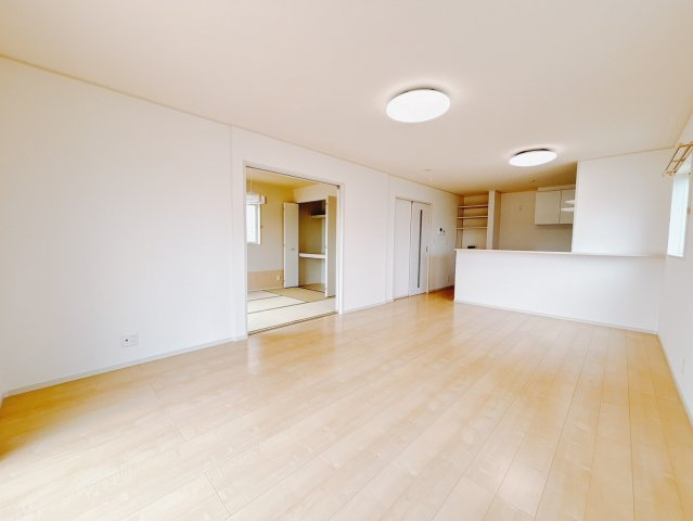 【中古戸建】前橋市天川大島町の居間・リビング|■リビング