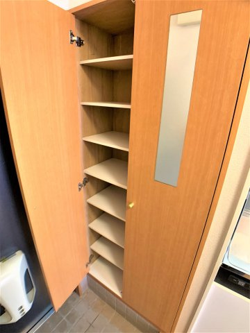 ノビリティマルユウの玄関