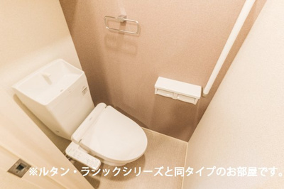 【トイレ】 | リバーサイド　アベニュー | トイレです