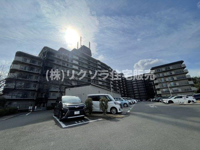 寝屋川コーポラスの外観|新しい生活にいかがでしょうか？外観はお住まいの顔になります。こだわりたいポイントですね。水回りリフォームやリノベーションも承ってます。
■現地見学・資金計画相談・住宅ローン相談もお問合せ受付中■