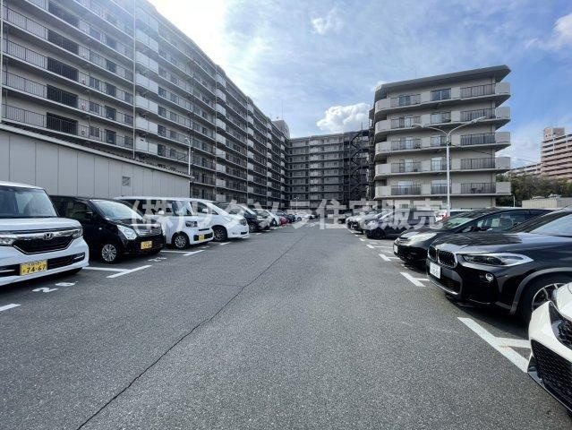 寝屋川コーポラスの駐車場|■物件内覧・資金計画相談・住宅ローン相談、リフォーム相談、お問合せ受付中■
※当日・翌日のご内覧、ご相談はお電話でのお問合せがスムーズです！