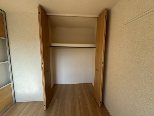 中川レジデンスⅡの収納|クローゼット（洋室６帖）
