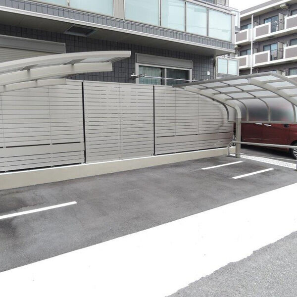 岸和田市土生町２丁目のハイツの駐車場|カースペースがあります