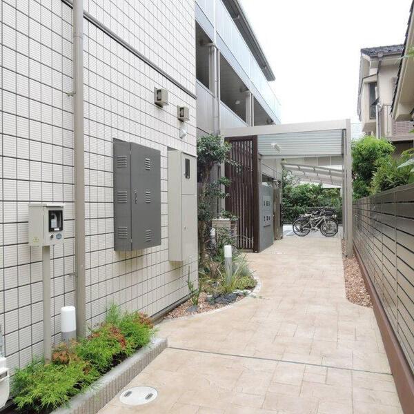 岸和田市土生町２丁目のハイツのエントランス|ゆとりのあるエントランスです