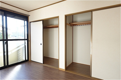 【洋室】 | メゾン・ノアール Ｂ | 南洋室・クローゼット