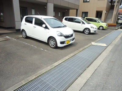 【駐車場】 | グローリアスⅡ番館