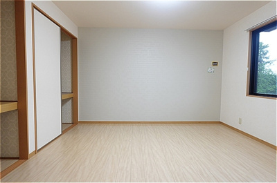 【寝室】 | エルピス Ａ | 南洋室・ＬＥＤ照明付き