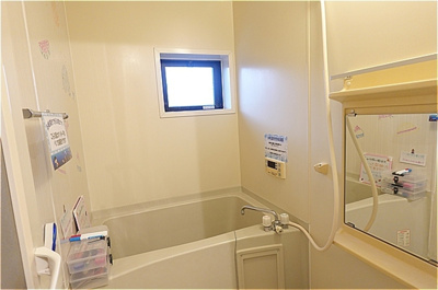 【浴室】 | エルピス Ａ | 浴室（追い炊き付き）お絵かきができる壁面があります！