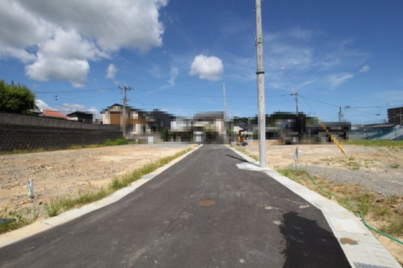 福井町　建築条件付き　売土地　Ａ号地（全１7区画）　の前面道路含む現地写真