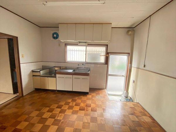 岩出市畑毛　中古平屋戸建のキッチン