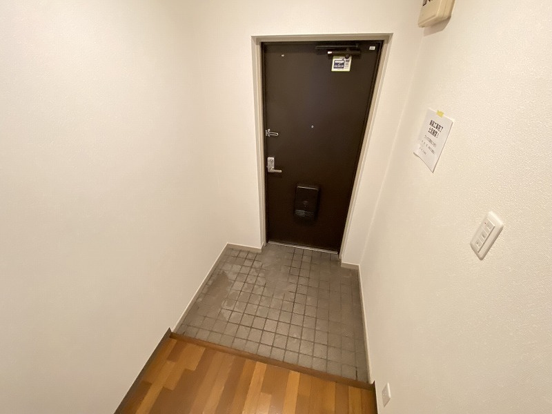 神戸市須磨区高倉町１丁目のアパートの玄関|玄関