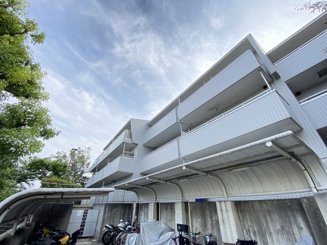 神戸市須磨区高倉町１丁目のアパートの外観