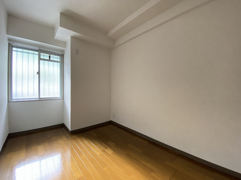 神戸市須磨区高倉町１丁目のアパートの内装|洋室ウォシュレット付トイレ