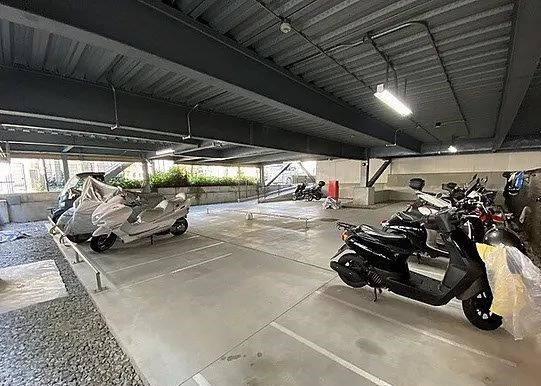パークシティ梅が丘プラムヒルズのその他共用部分|バイク置き場
■物件内覧・資金計画相談・住宅ローン相談、リフォーム相談、お問合せ受付中■
※当日・翌日のご内覧、ご相談はお電話でのお問合せがスムーズです！