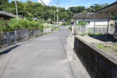 【前面道路含む現地写真】 | 鹿屋市新川町　駐車場用地(ｵｰﾅｰﾁｪﾝｼﾞ物件)