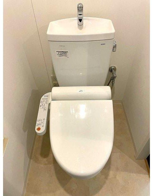 アルファライフ平和大通りのトイレ|TOTOの温水洗浄便座トイレです。丁寧にお住まいで程度も良好です。