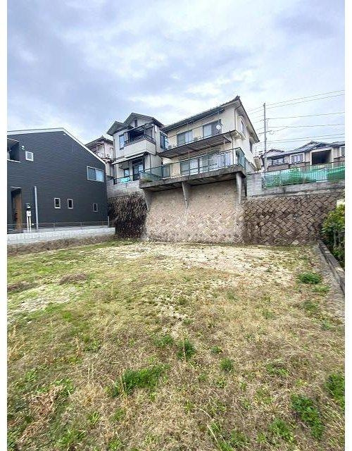 府中町八幡4丁目　土地の外観|雨の日の物干し対策にサンルームを設けたり、ガーデニングや家庭菜園を楽しめそうな広さです。