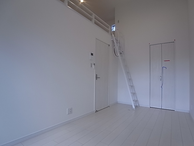 神戸市兵庫区東出町３丁目のアパートの居間・リビング|室内